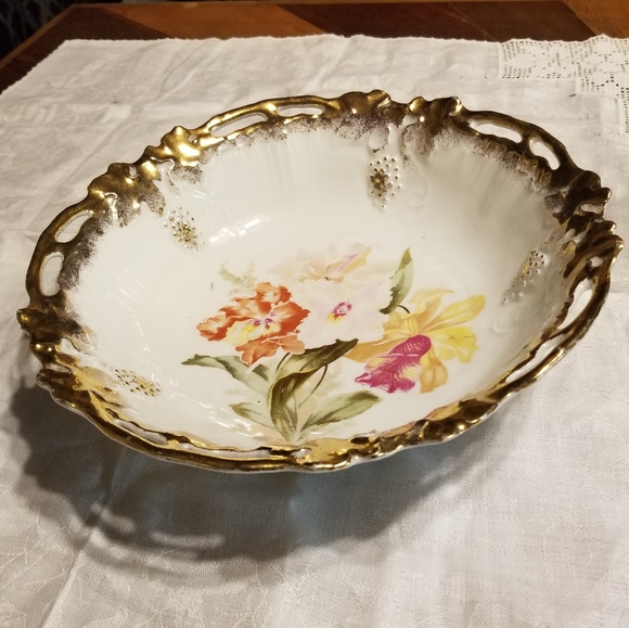 Rare Antique RS Prussia molded grapes hand painted large bowl and 4 smaller ones - Picture 13 of 16